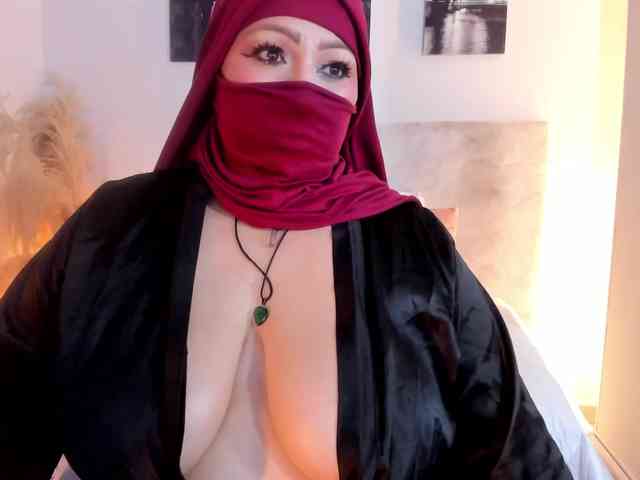 BellaAzahara webcam