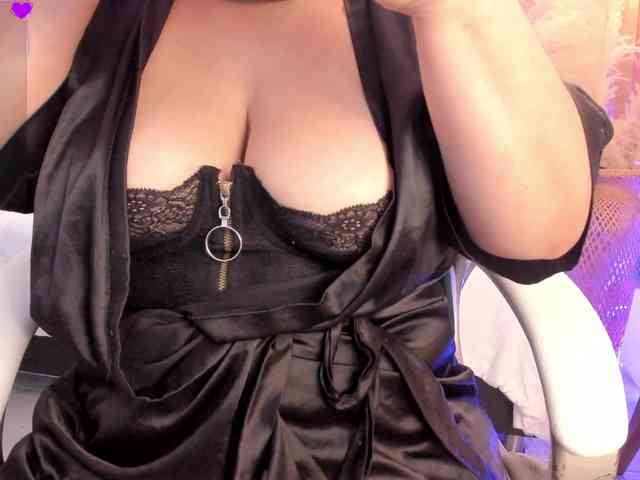 BellaAzahara webcam