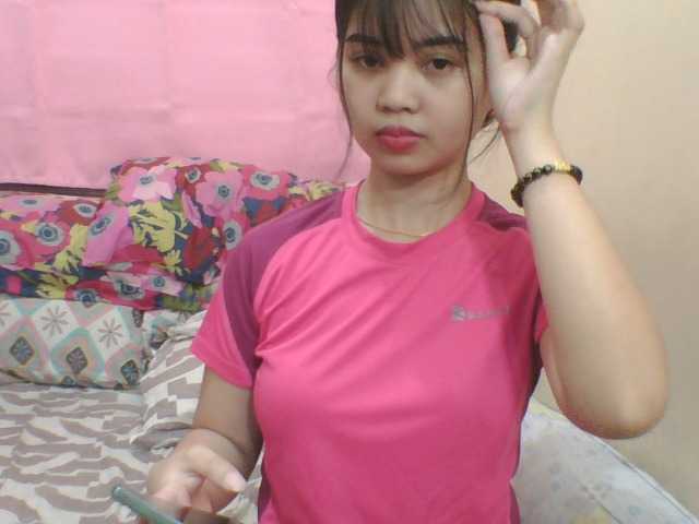 kylie17, live now on BongaCams