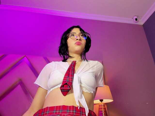 EstherValliere's BongaCams show and profile