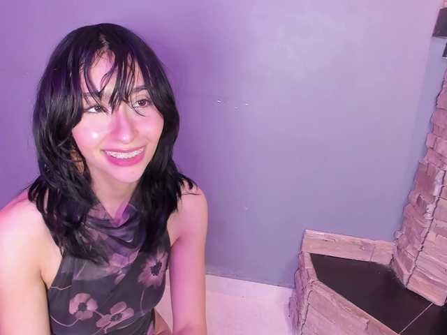 EstherValliere's BongaCams show and profile