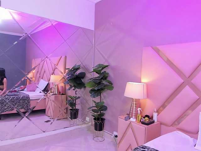 EstherValliere's BongaCams show and profile