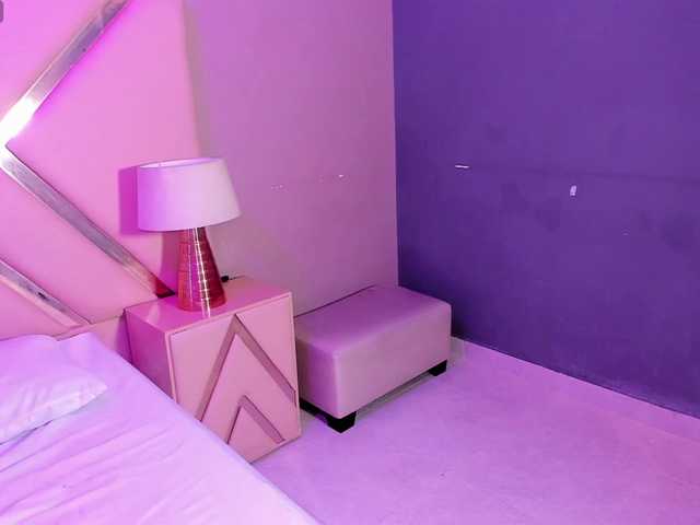 EstherValliere's BongaCams show and profile