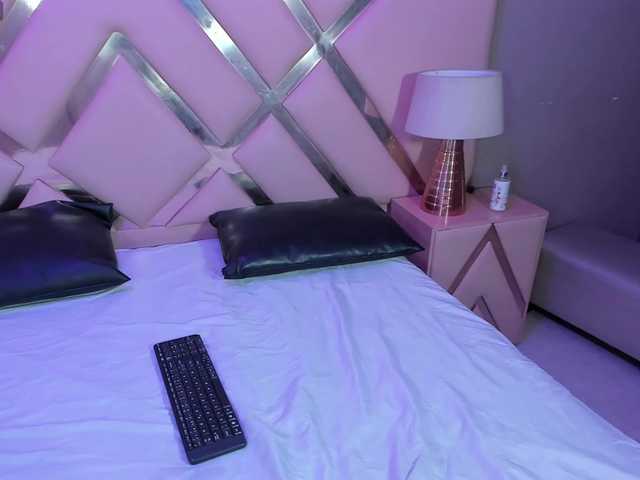 EstherValliere's BongaCams show and profile