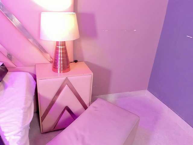 EstherValliere's BongaCams show and profile