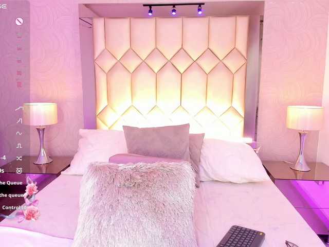 AriBlake live cam on BongaCams