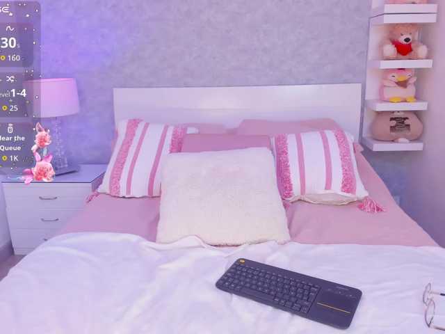 AriBlake's BongaCams show and profile