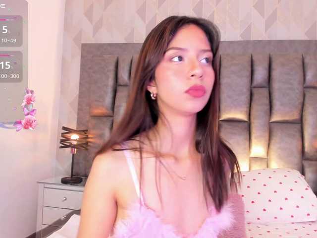 le modèle AriBlake est en webcam porno dans un show sur le site bongacams, il possède les tags suivants: Latino/Hispanic,Brunette,Shaved