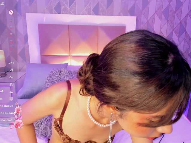 AriBlake live cam on BongaCams