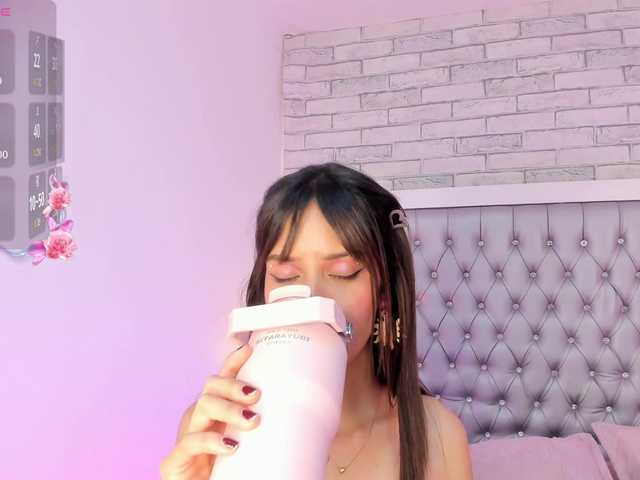 AriBlake live webcam show