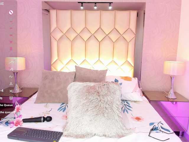 AriBlake live cam on BongaCams