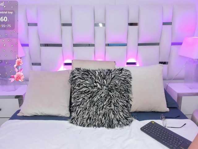 AriBlake's BongaCams show and profile