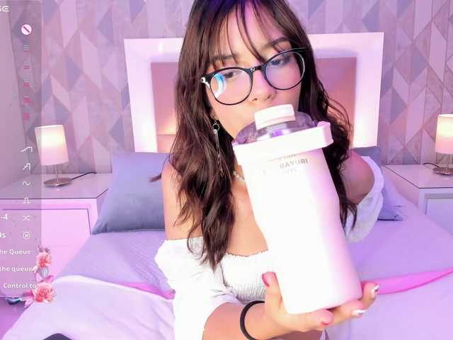 AriBlake live cam on BongaCams