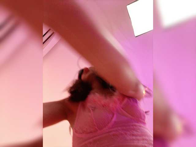 AriBlake live cam on BongaCams
