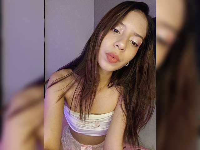 AriBlake live cam on BongaCams