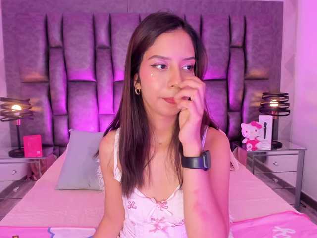 AriBlake live cam on