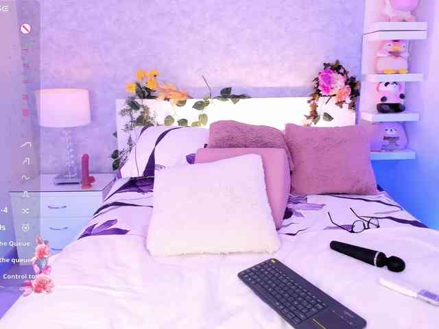 AriBlake webcam