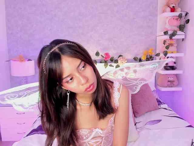 AriBlake webcam