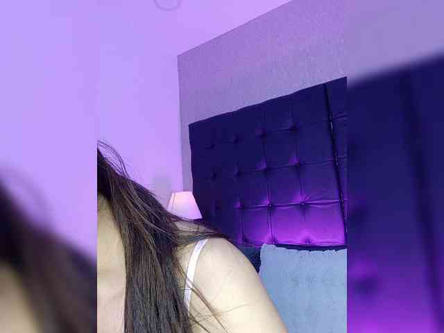 AriBlake webcam