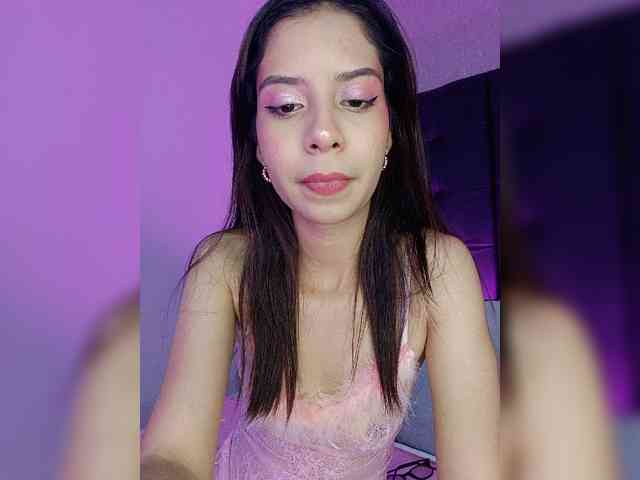 AriBlake webcam