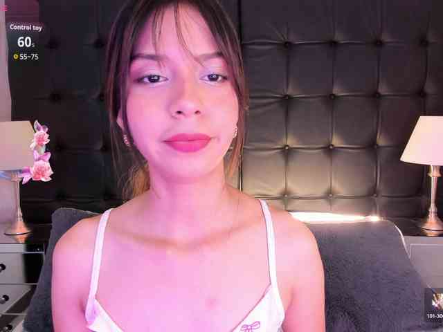AriBlake webcam