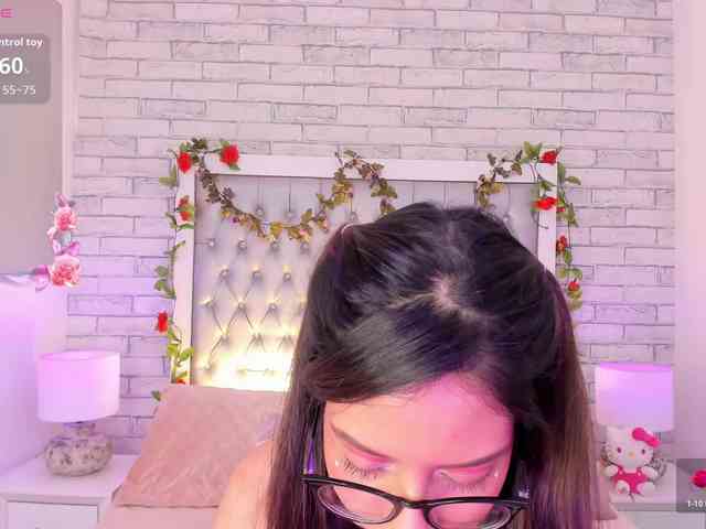 AriBlake webcam