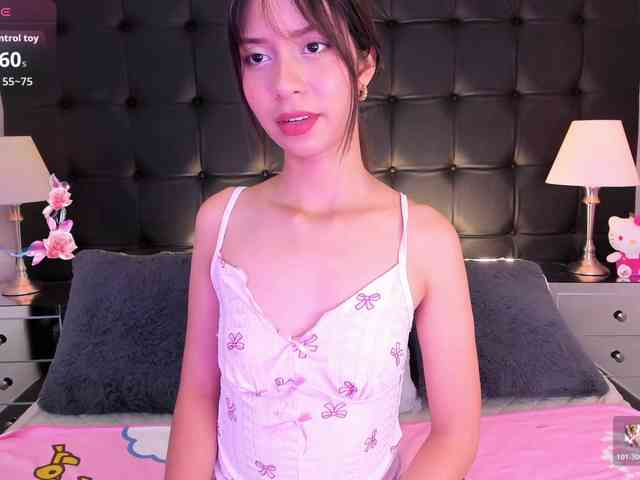 AriBlake webcam