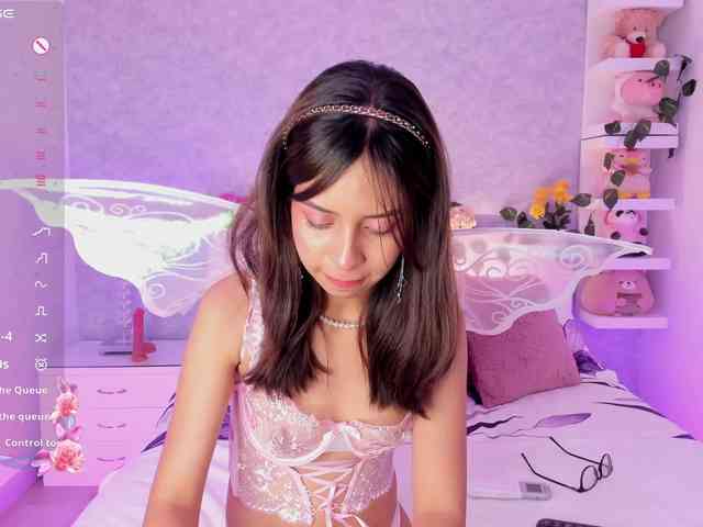 AriBlake webcam