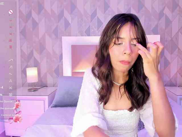 AriBlake webcam