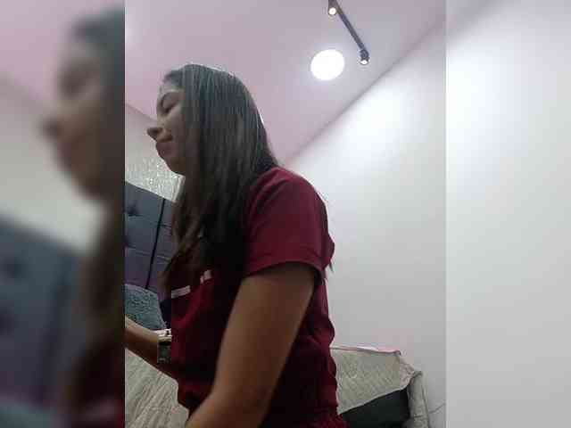 AriBlake webcam