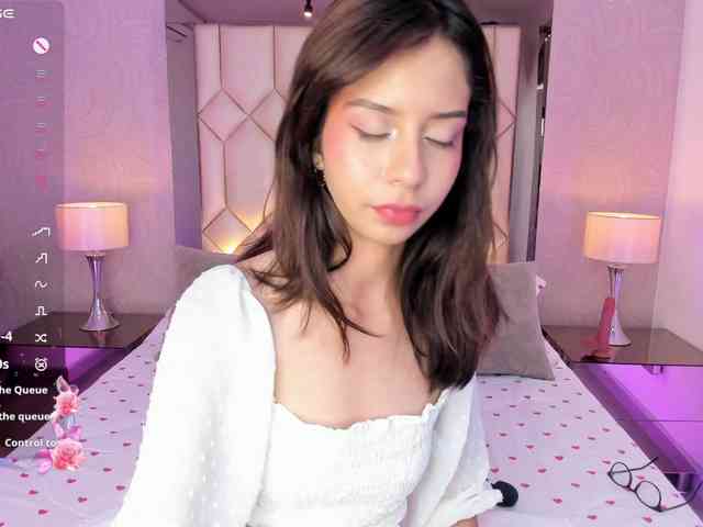 AriBlake webcam