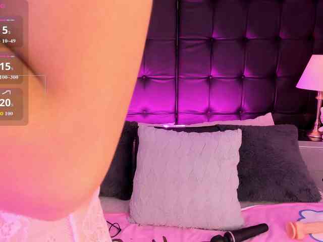 AriBlake webcam