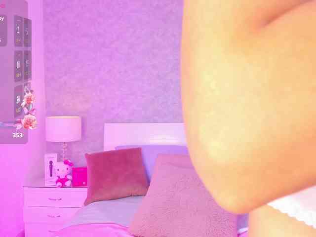 AriBlake webcam