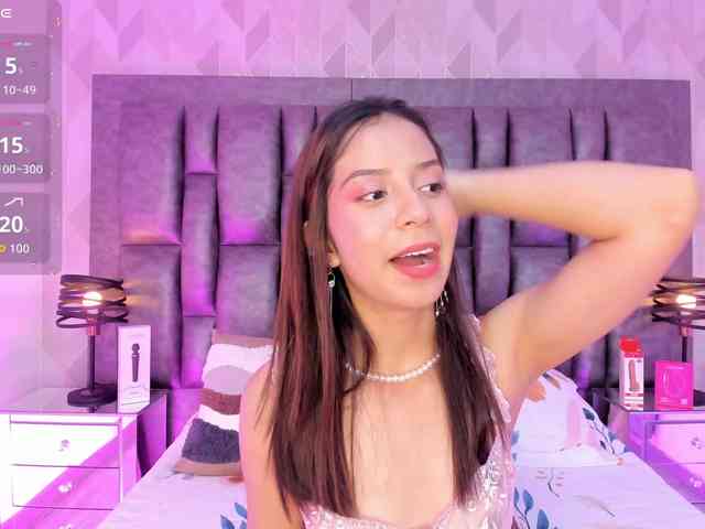 AriBlake webcam