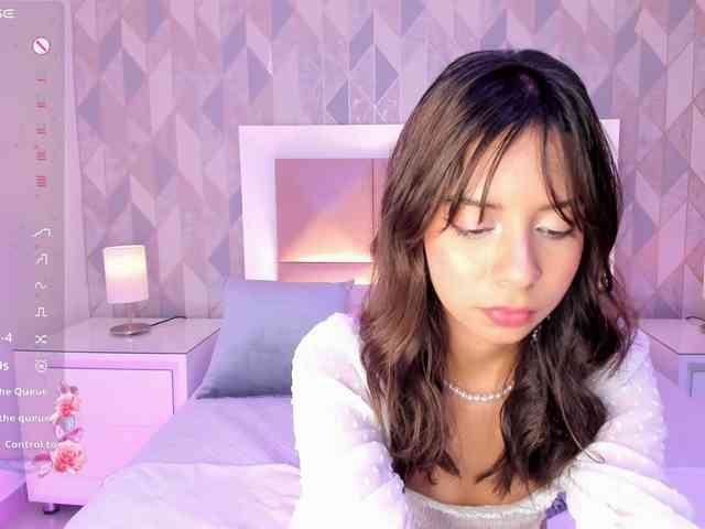 AriBlake webcam