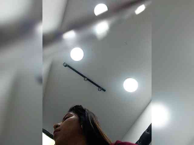 AriBlake webcam