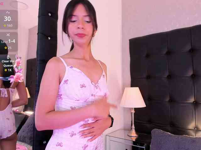 AriBlake webcam