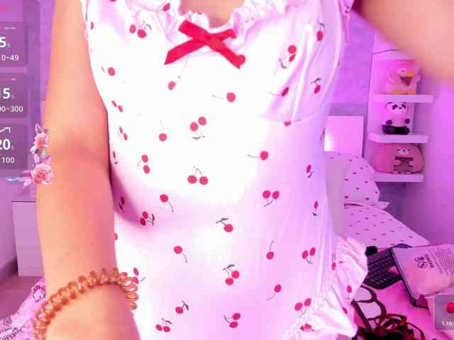 AriBlake webcam