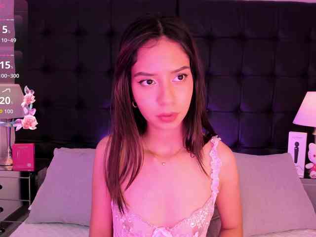 AriBlake webcam