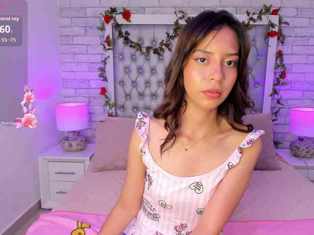 AriBlake webcam