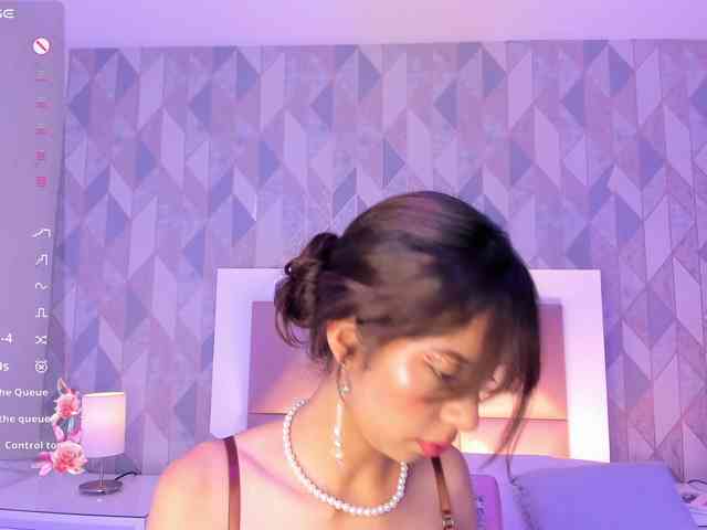 AriBlake webcam