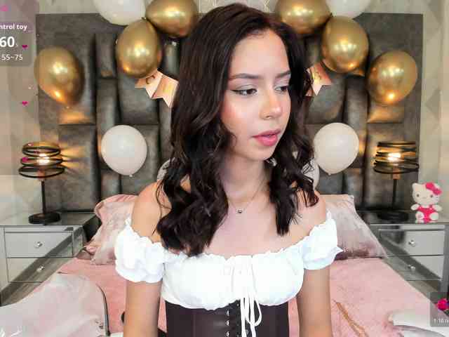 AriBlake webcam