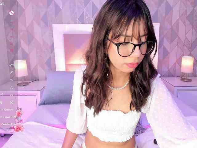 AriBlake webcam