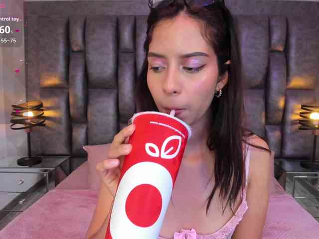 AriBlake webcam