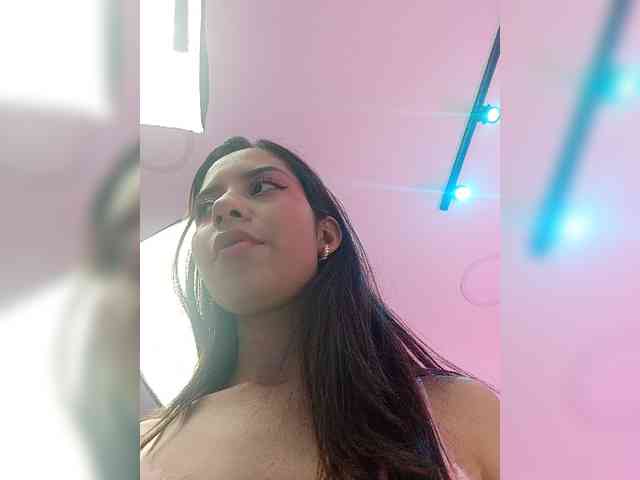 AriBlake webcam