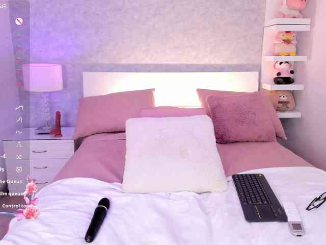 AriBlake webcam