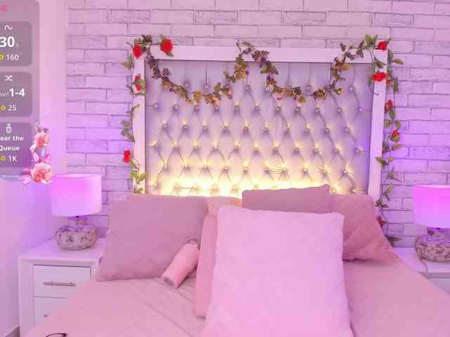 AriBlake webcam