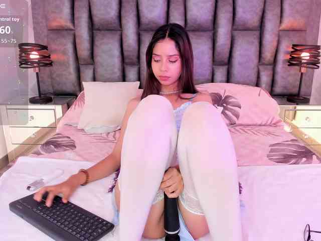 AriBlake webcam