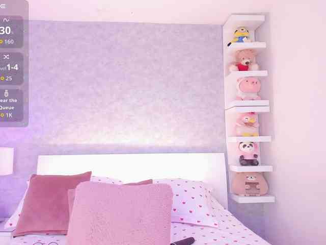 AriBlake webcam
