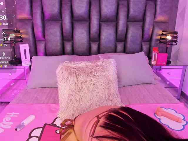 AriBlake webcam